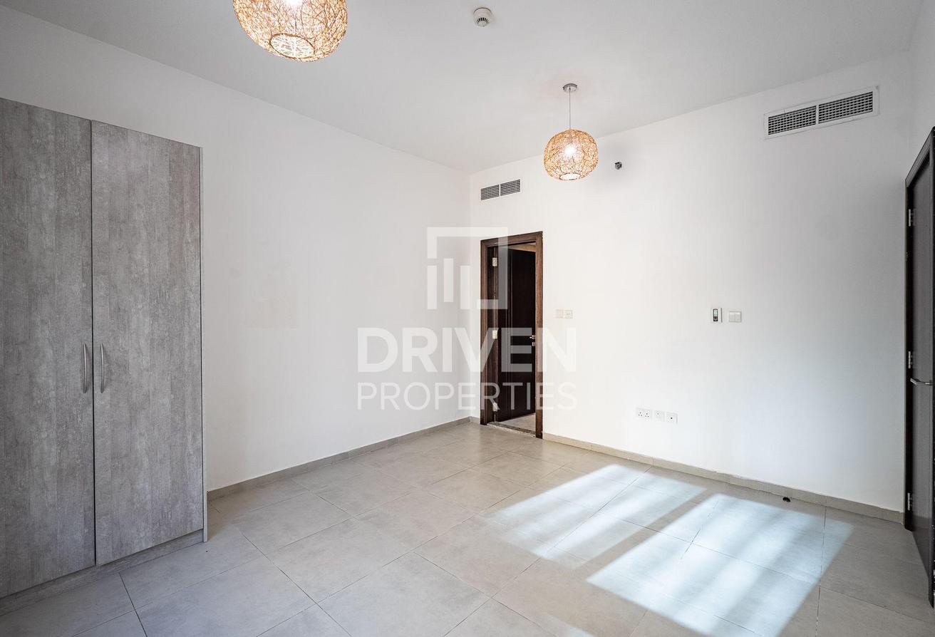 Ready to Move in | Multiple Cheques | Spacious photo 8