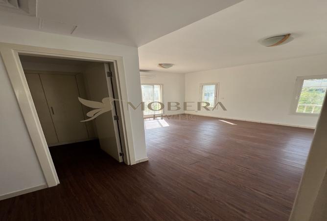 130202584 - Property Image 2