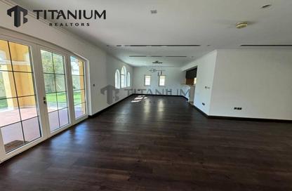 Villa - 3 Bedrooms - 4 Bathrooms for rent in District 7 - Jumeirah Park - Dubai