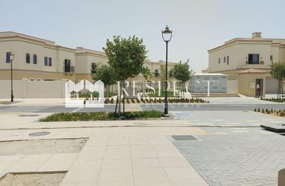 Villa - 3 - 4 for sale in Bloom Living - Zayed City (Khalifa City C) - Khalifa City - Abu Dhabi