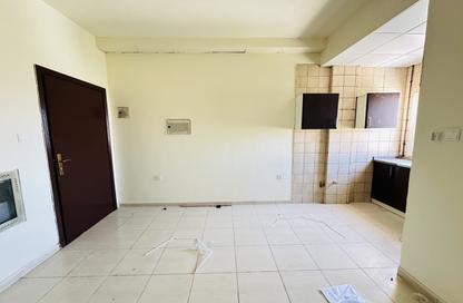 Apartment - Studio - 1 for rent in Fire Station Road - Muwaileh - Sharjah Apartment - Studio - 1 for rent in Fire Station Road - Muwaileh - Sharjah