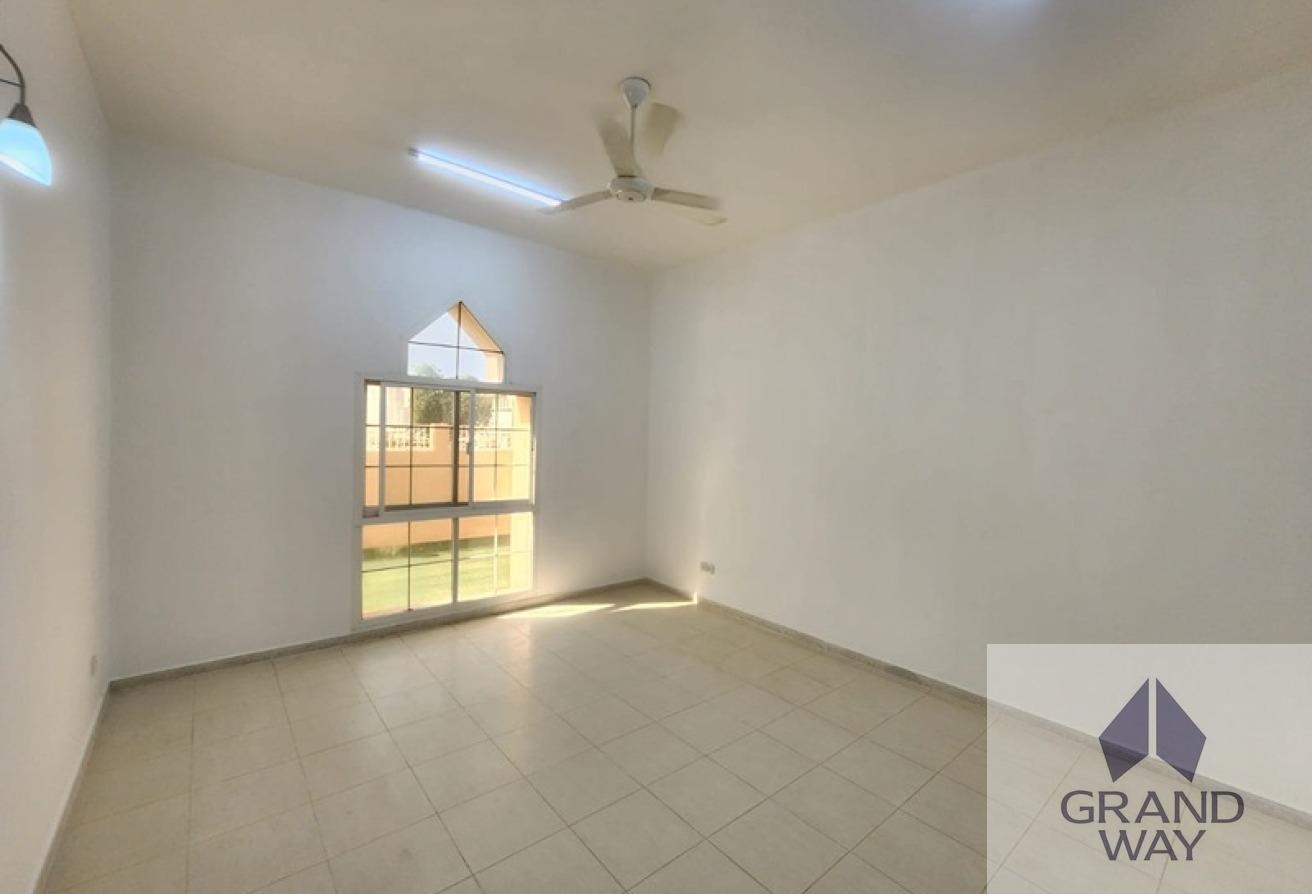 7BR Single Story Villa I 2 Side Access Gate I Yard photo 9