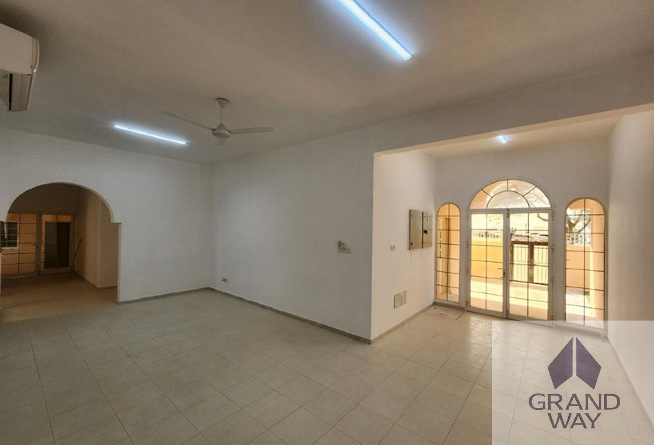 7BR Single Story Villa I 2 Side Access Gate I Yard photo 6