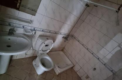 Apartment - 2 Bedrooms - 2 Bathrooms for rent in Qasimia 10 building - Al Mahatta - Al Qasimia - Sharjah