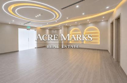 Shop - Studio - 1 Bathroom for rent in West Avenue Tower - Dubai Marina - Dubai