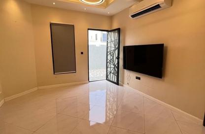 Villa - 3 - 5 for rent in Al Zaheya Gardens - Al Zahya - Ajman
