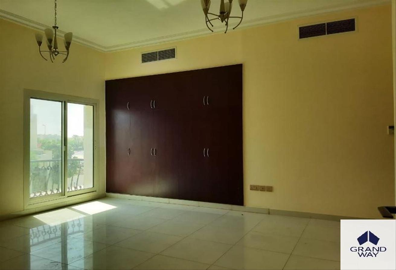 Large 5BR Villa | Prime Location | Family Home photo 4