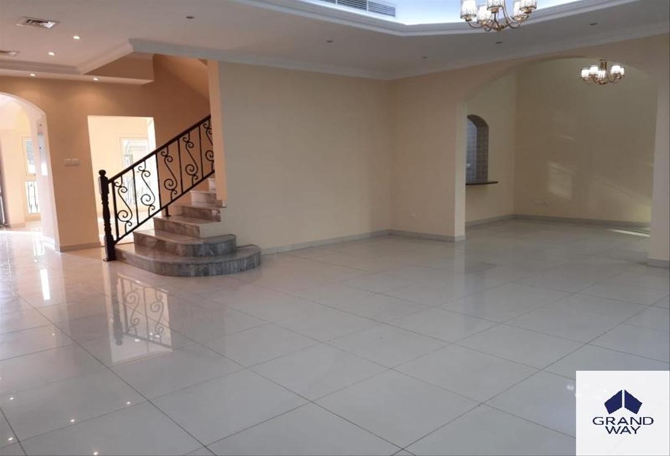 Large 5BR Villa | Prime Location | Family Home photo 7