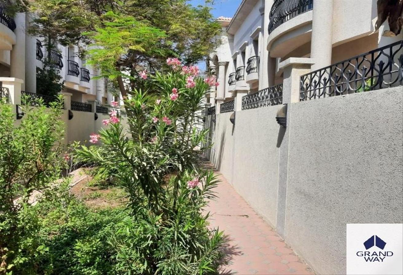 Large 5BR Villa | Prime Location | Family Home photo 3