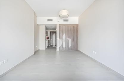 Apartment - Studio - 1 for rent in SOL Bay - Business Bay - Dubai