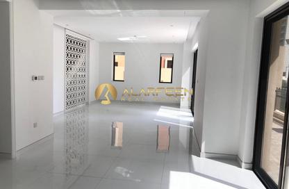 Villa - 5 Bedrooms - 5 Bathrooms for rent in Bloomingdale Townhouses - Bloomingdale - Dubai Sports City - Dubai