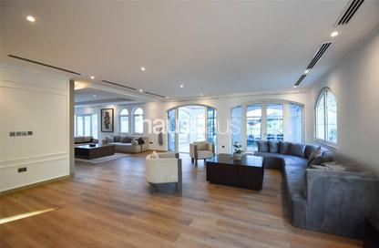 Villa - 5 Bedrooms - 7 Bathrooms for rent in Legacy Large - Legacy - Jumeirah Park - Dubai