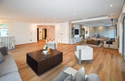 Villa - 5 Bedrooms - 7 Bathrooms for rent in Legacy Large - Legacy - Jumeirah Park - Dubai