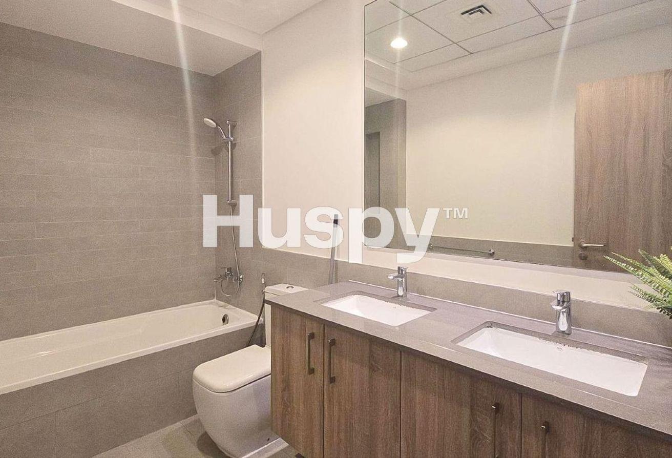 Spacious | With Balcony | Ready to Move In photo 8