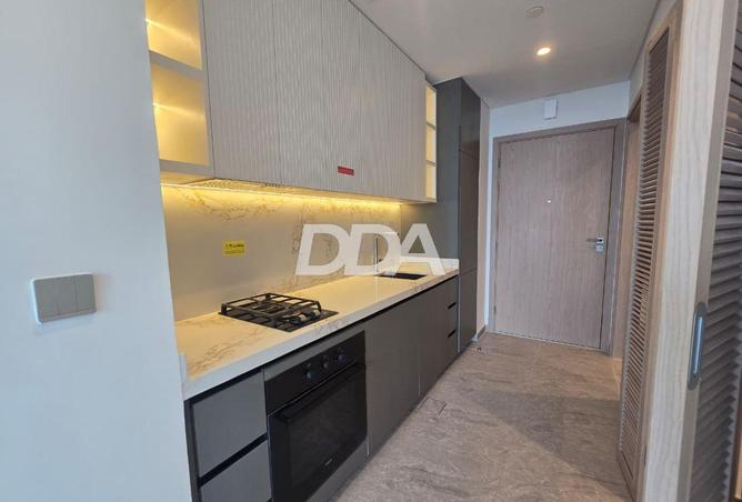 HIGH FLOOR | LUXURY STUDIO | SKYLINE VIEW photo 3