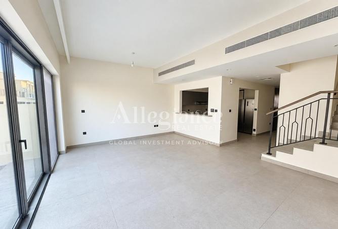 Brand New | Vacant | Community Expert photo 2