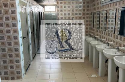 Labor Camp - Studio - 7+ Bathrooms for rent in Ali Mousa Building - Al Sajaa Industrial - Al Sajaa - Sharjah