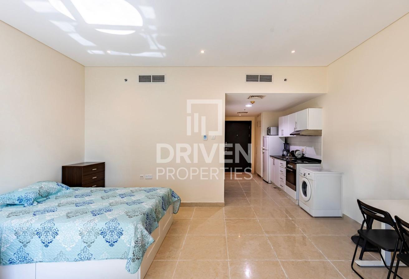 Bright Studio | Best Value | Proximity to Metro photo 4