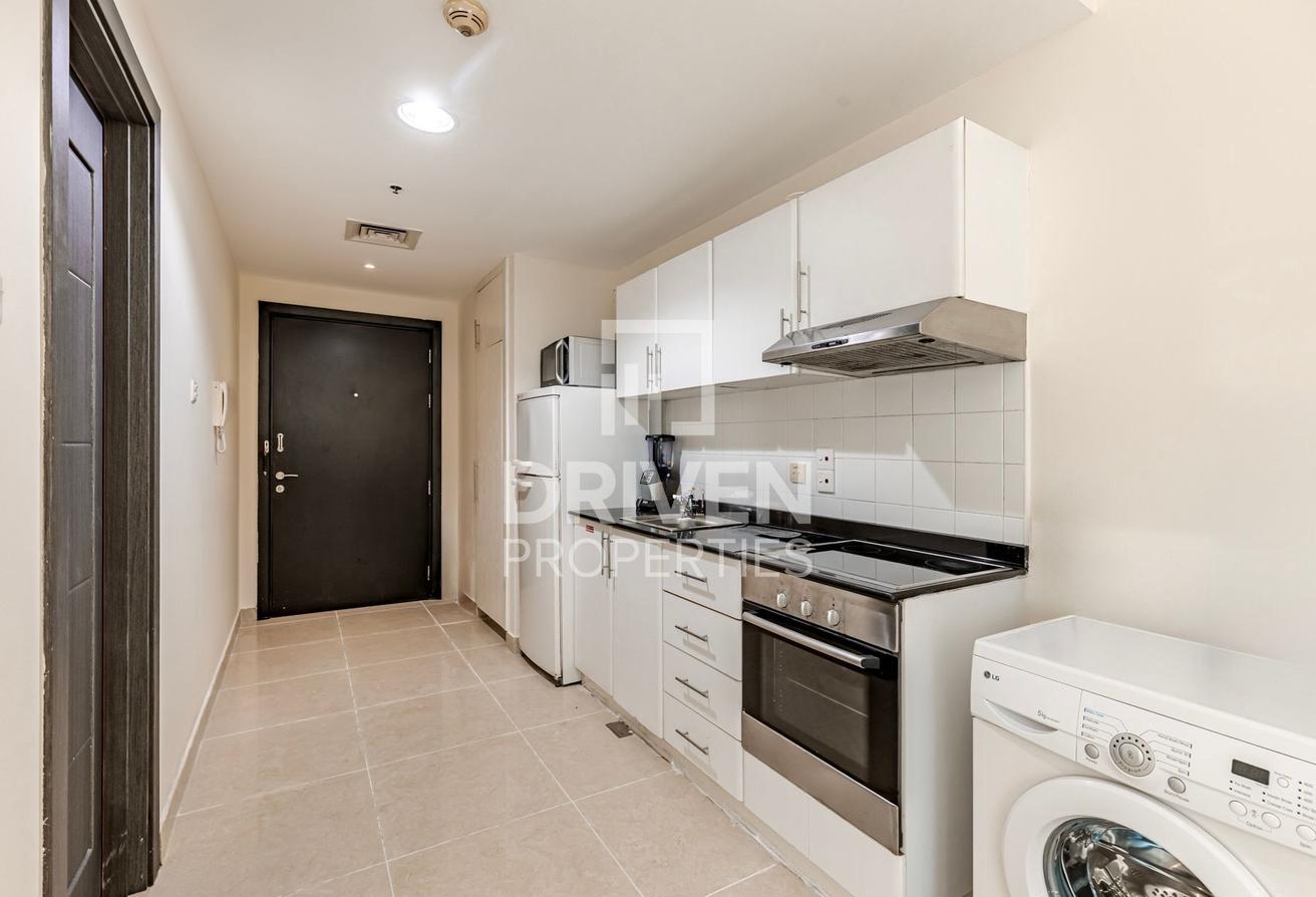 Bright Studio | Best Value | Proximity to Metro photo 8