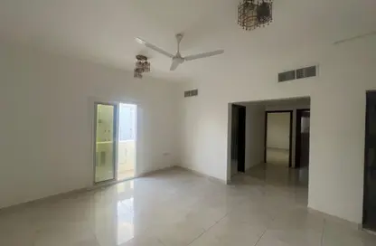 شقة - 2 غرف نوم - 2 حمامات للايجار في القليعة - الشرق - الشارقة