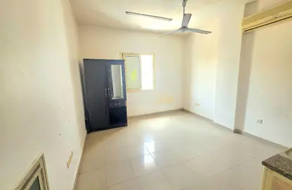 Apartment - Studio - 1 Bathroom for rent in Fire Station Road - Muwaileh - Sharjah
