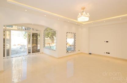 Townhouse - 5 Bedrooms - 5 Bathrooms for rent in Meadows 1 - Meadows - Dubai