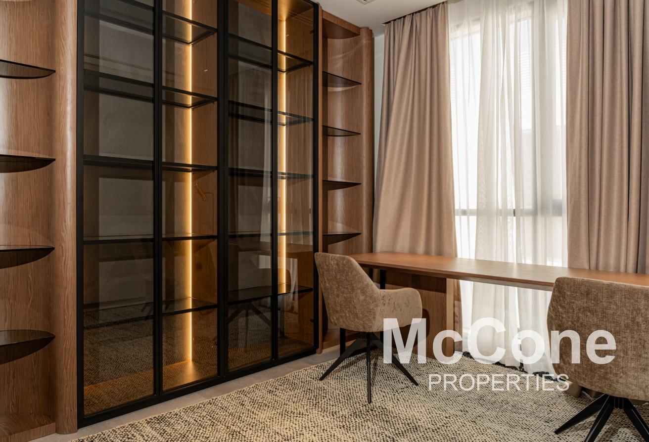 Study Lounge | Private Pool | Luxury Upgrade photo 16