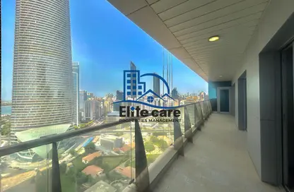 Apartment - 3 Bedrooms - 4 Bathrooms for rent in Baynuna Tower 2 - Corniche Road - Abu Dhabi