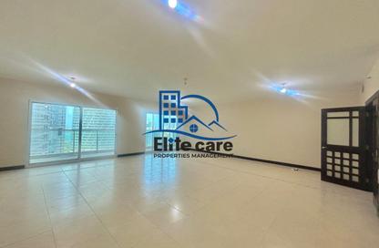 Apartment - 3 Bedrooms - 4 Bathrooms for rent in Baynuna Tower 2 - Corniche Road - Abu Dhabi