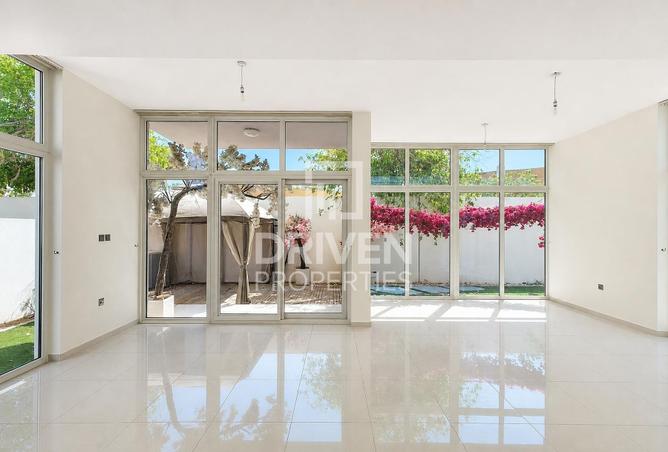 Spacious Layout Villa | Standalone | Vacant photo 2