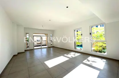 شقة - 2 غرف نوم - 2 حمامات للايجار في 1لامتارا - مدينة جميرا ليفينج - أم سقيم - دبي