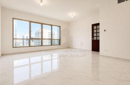 Apartment - 3 Bedrooms - 3 Bathrooms for rent in Tourist Club Area - Abu Dhabi