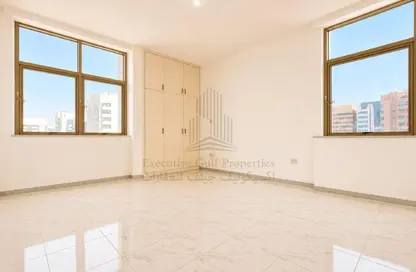 Apartment - 3 Bedrooms - 3 Bathrooms for rent in Tourist Club Area - Abu Dhabi