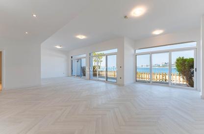 Villa - 5 Bedrooms - 6 Bathrooms for rent in Palma Residences - Palm Jumeirah - Dubai