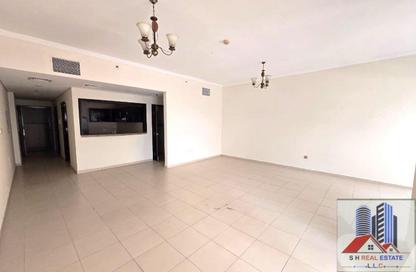 Apartment - 2 Bedrooms - 3 Bathrooms for rent in Mazaya 31 - Queue Point - Liwan - Dubai