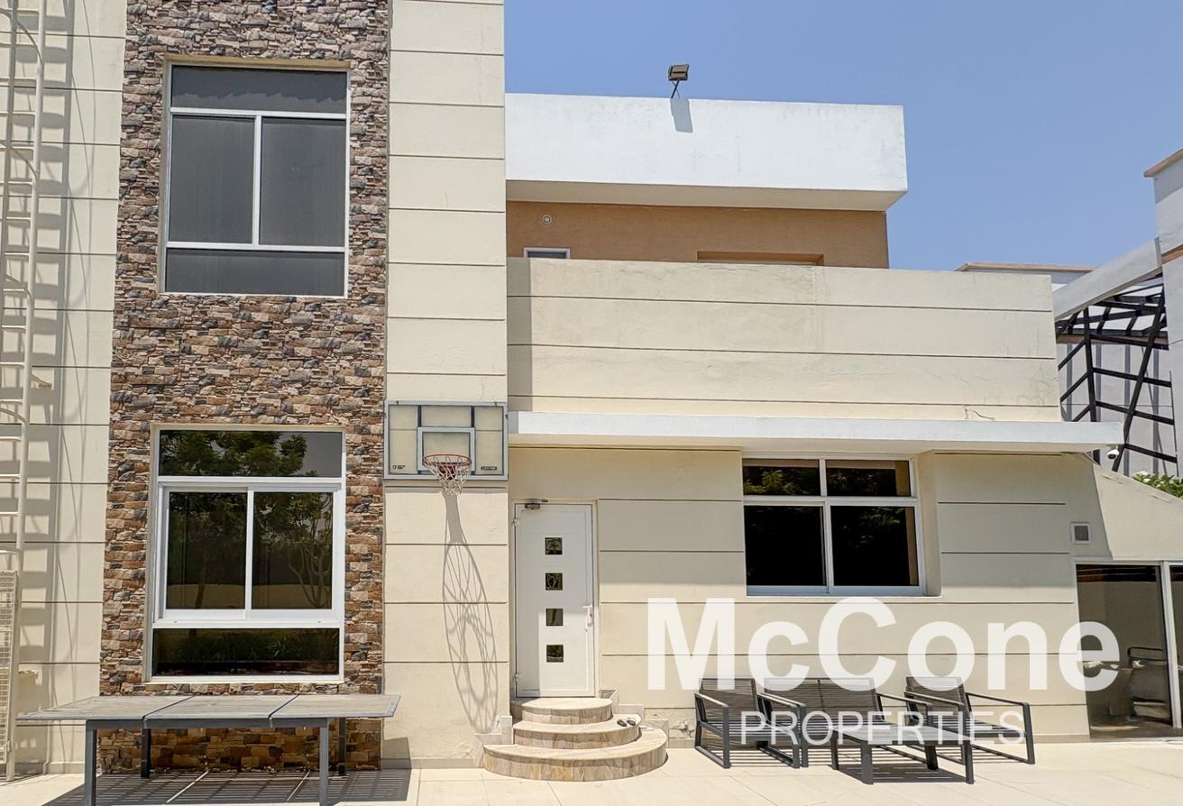 Custom Built | Corner | Office + 2 Maids Room photo 26