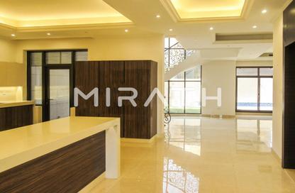 Villa - 5 - 5 for rent in Al Jafiliya - Bur Dubai - Dubai