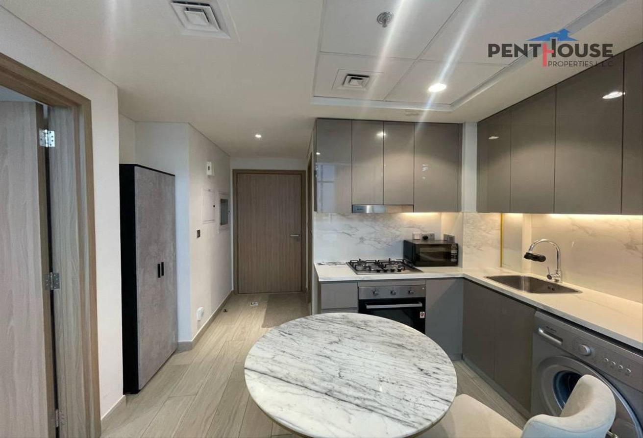 Nice Fully Furnish | Ready to Move | Prime Location photo 3