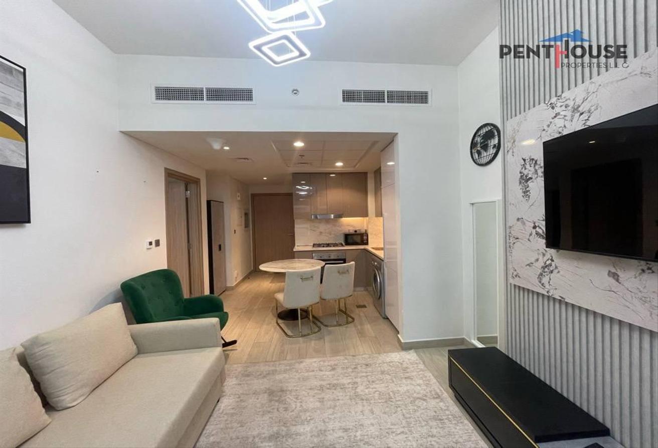 Nice Fully Furnish | Ready to Move | Prime Location photo 4