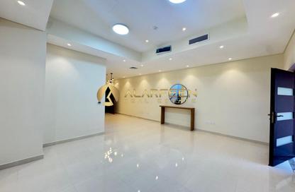 Villa - 4 - 5 for rent in Casa Royale I - Casa Royale - District 15 - Jumeirah Village Circle - Dubai