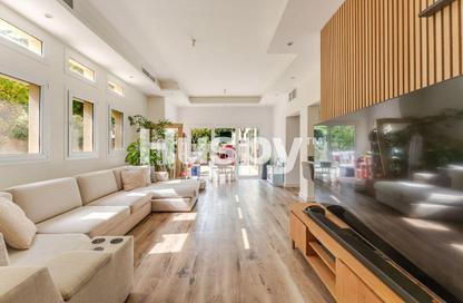 Townhouse - 3 - 4 for sale in Zulal 1 - Zulal - The Lakes - Dubai