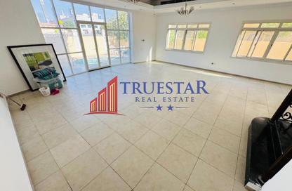 Villa - 5 Bedrooms - 5 Bathrooms for rent in Jumeirah 1 Villas - Jumeirah 1 - Jumeirah - Dubai