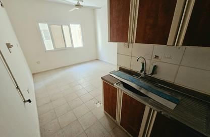 Apartment - Studio - 1 for rent in Fire Station Road - Muwaileh - Sharjah