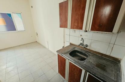 Apartment - Studio - 1 for rent in Fire Station Road - Muwaileh - Sharjah