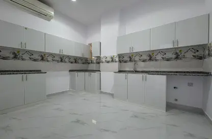 شقة - 3 غرف نوم - 3 حمامات للايجار في مدينة الرياض - أبوظبي