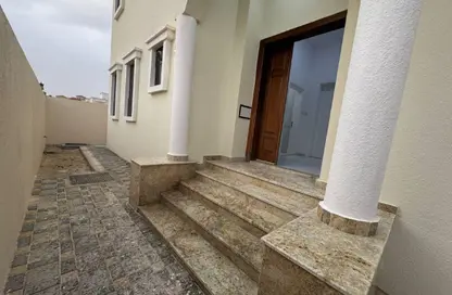 شقة - 3 غرف نوم - 3 حمامات للايجار في مدينة الرياض - أبوظبي