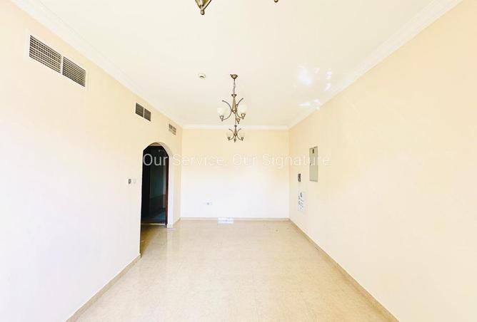 121120032 - Property Image 3