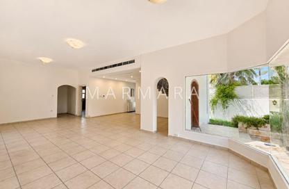 Villa - 3 Bedrooms - 3 Bathrooms for rent in Umm Suqeim 1 Villas - Umm Suqeim 1 - Umm Suqeim - Dubai Villa - 3 Bedrooms - 3 Bathrooms for rent in Umm Suqeim 1 Villas - Umm Suqeim 1 - Umm Suqeim - Dubai
