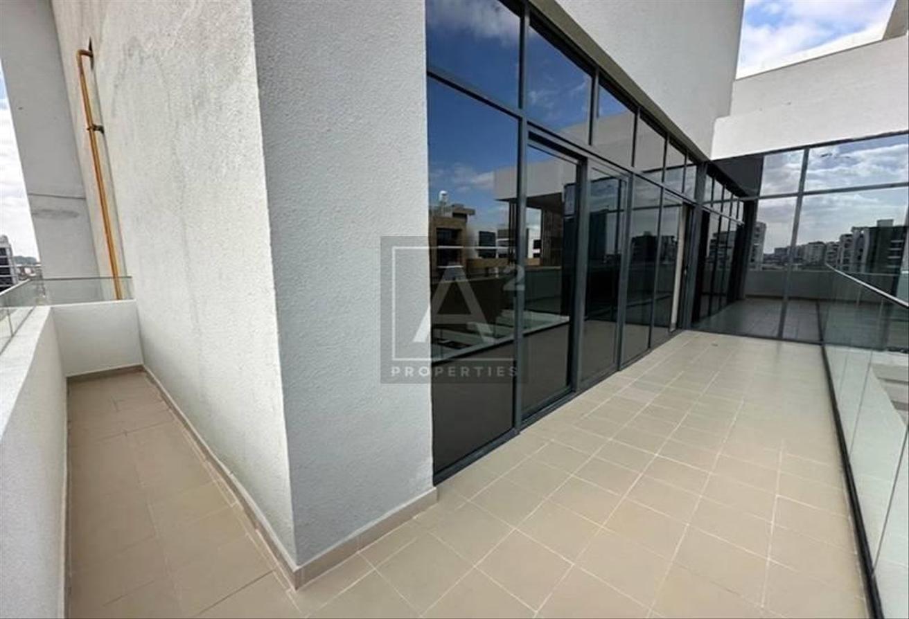 SPACIOUS BALCONY | PRIME LOCATION | POOL VIEW photo 16