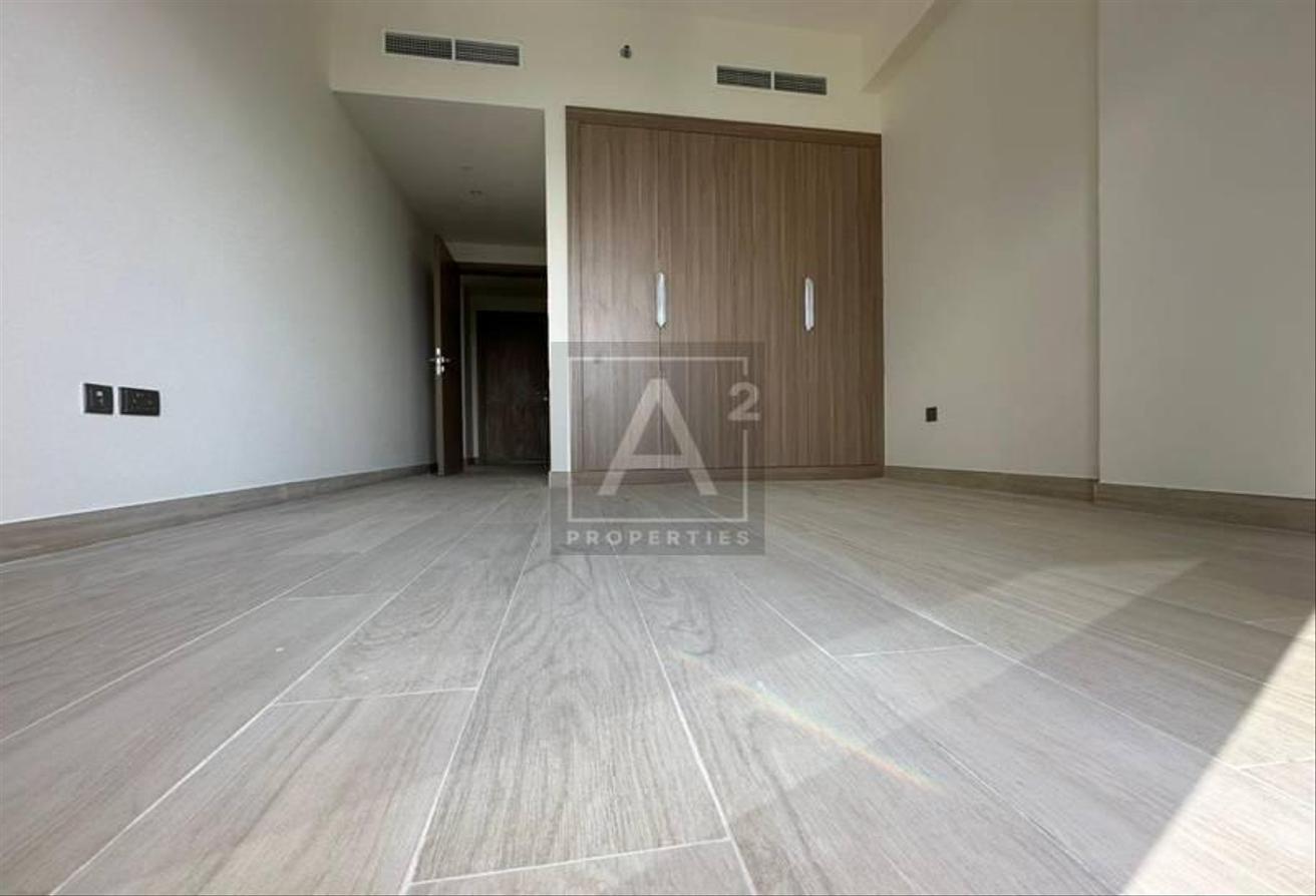 SPACIOUS BALCONY | PRIME LOCATION | POOL VIEW photo 14